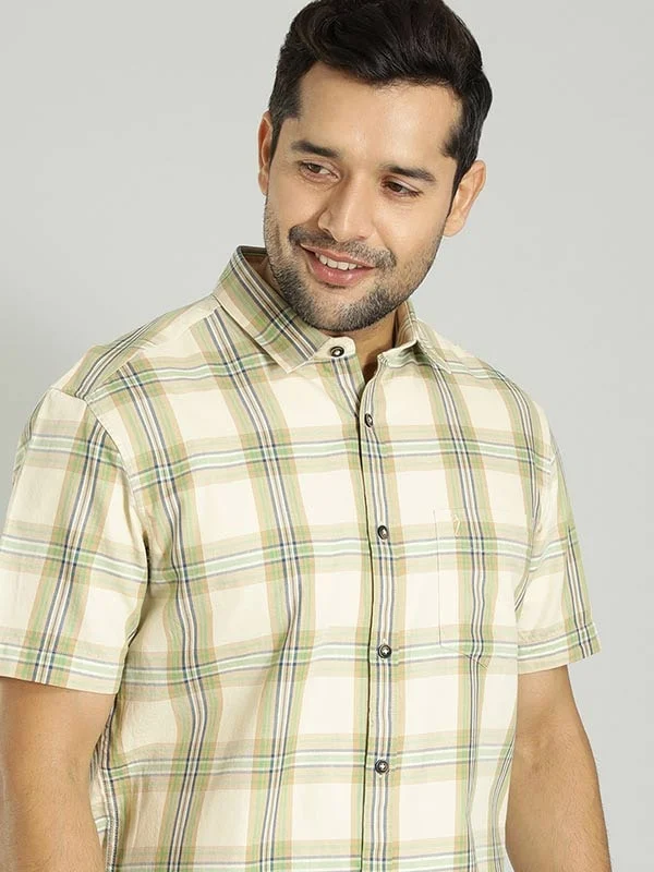 Men Checked Half Sleeve Cotton Shirt