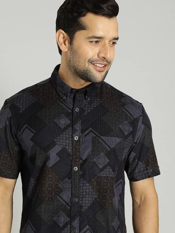 Men Printed Half Sleeve Cotton Shirt