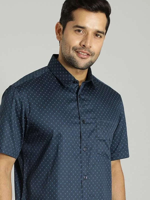 Men Printed Half Sleeve Cotton Shirt