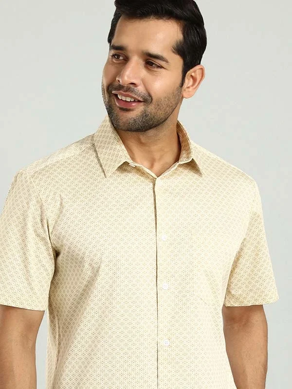 Men Printed Half Sleeve Cotton Stretch Shirt